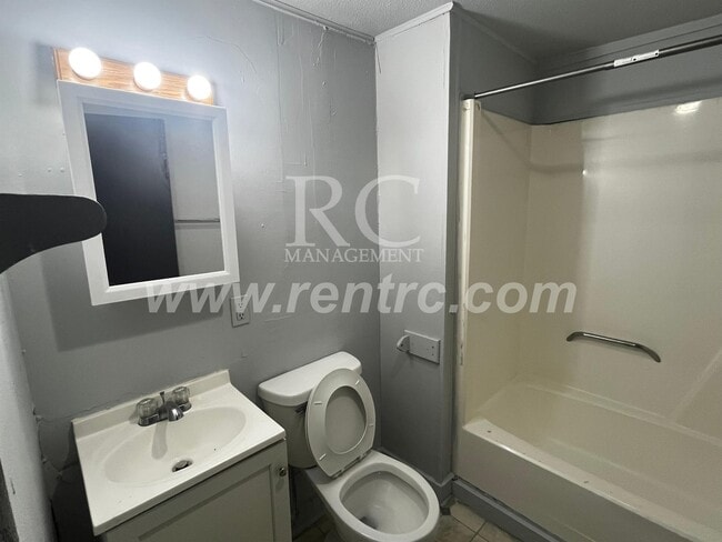 Building Photo - 1420-D Cleveland-