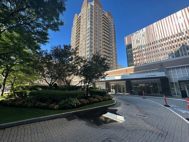 Building Photo - 8 Museum Way