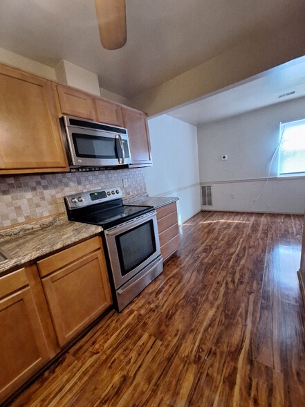 Building Photo - 7705 Swan Terrace