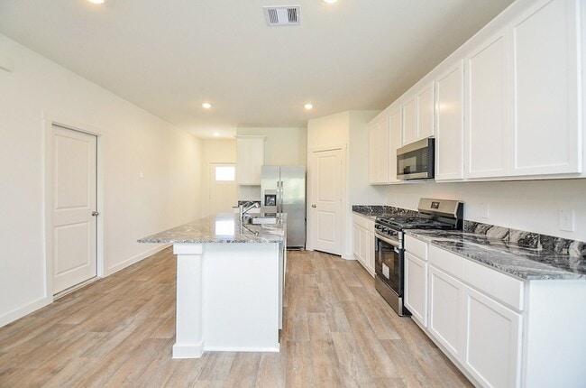 Building Photo - 8047 Marchese Dr