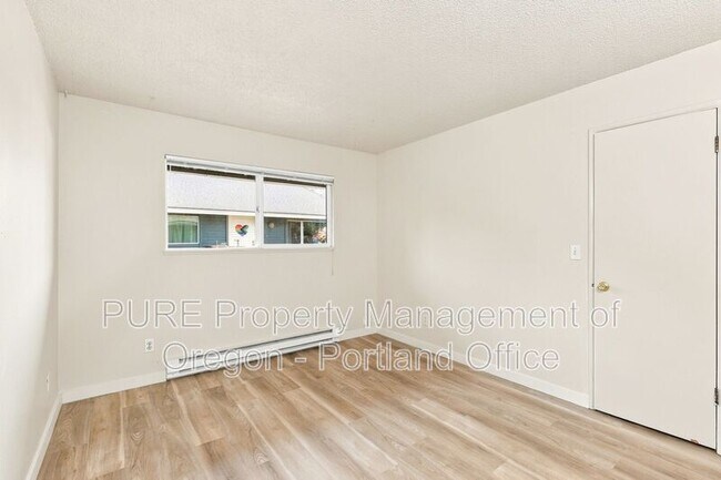 Building Photo - 2094 SE Pinelane St