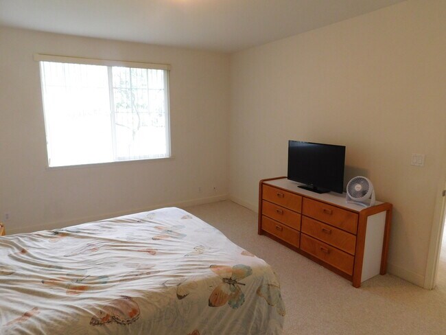 Building Photo - 92-1025 Koio Drive #F  - MH - 30