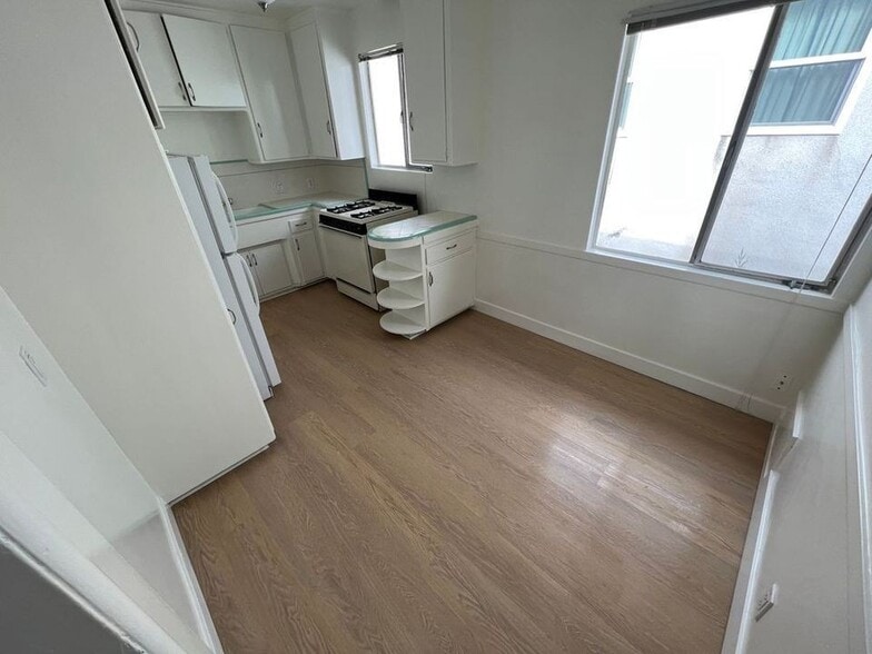 Building Photo - 1236 N Sweetzer Ave