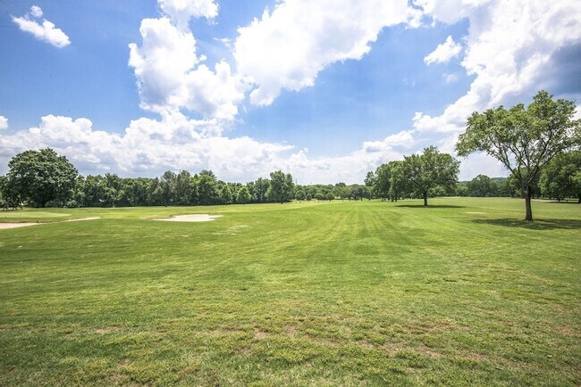 Building Photo - 312 Sloan Rd