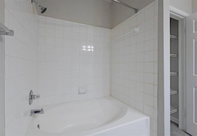 Building Photo - 10505 S I-35 Frontage Rd