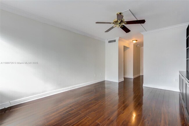 Building Photo - 550 Ocean Dr