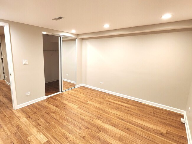 Building Photo - 1206 Lynn Terrace