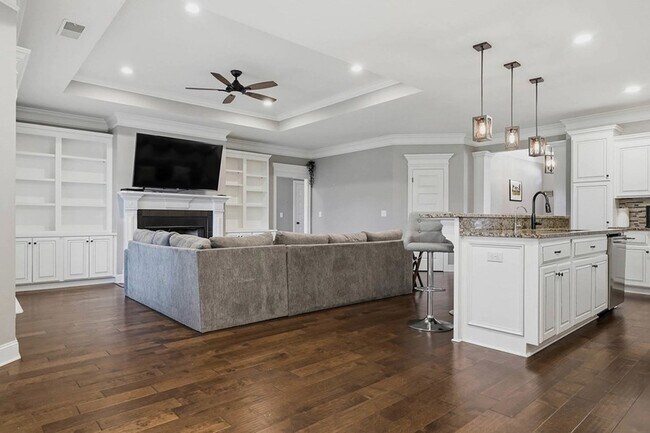 Building Photo - 128 Thistledown Dr