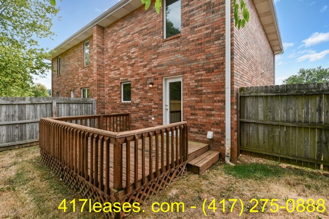 Building Photo - 1257 E Lakewood St