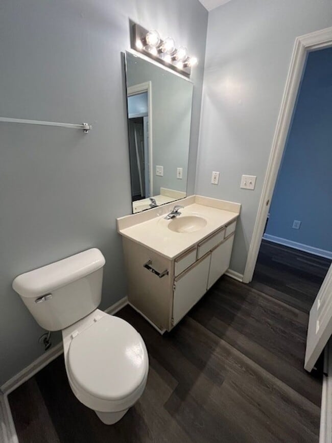 Building Photo - Comfortable and Convenient 3 Bedroom Townhome in Wilmington, NC