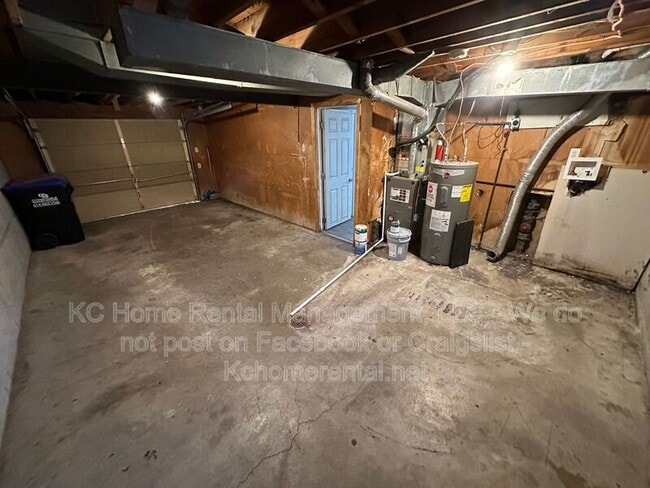 Building Photo - 10906 W 95th St