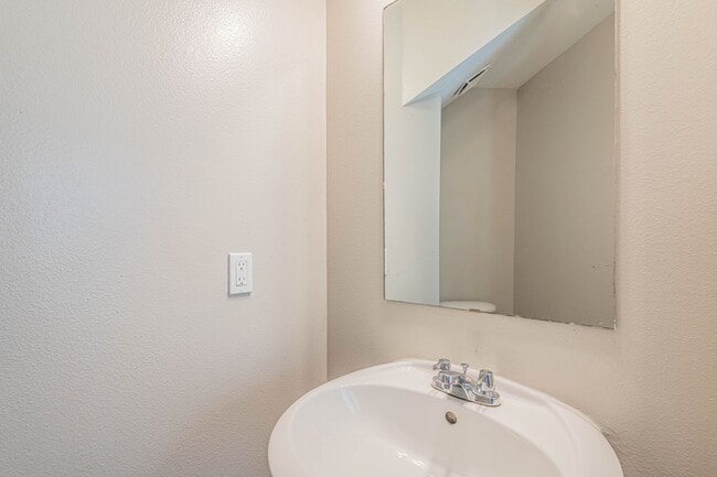 Building Photo - 10061 Sharpton Dr