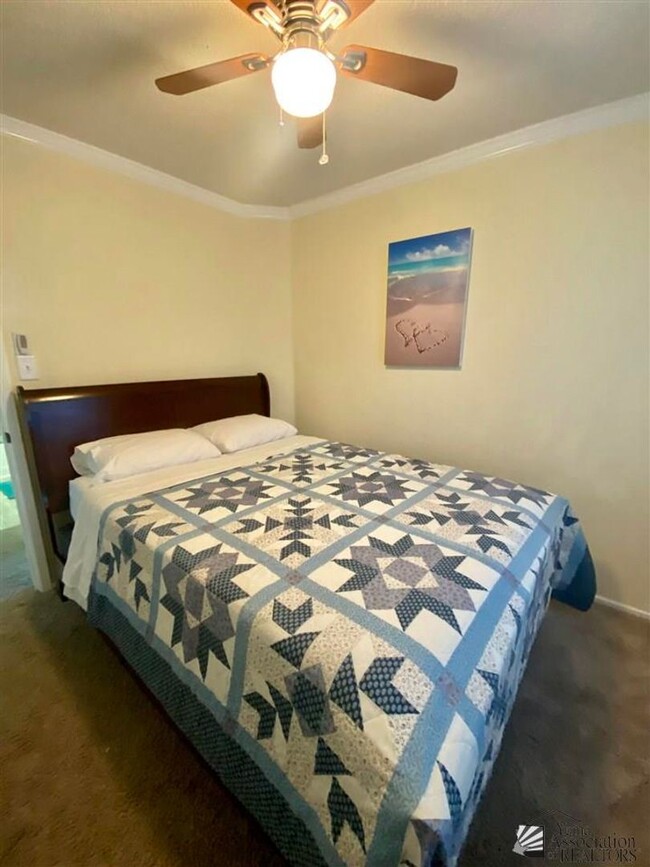 Building Photo - Furnished 3 bed/2bath HOME