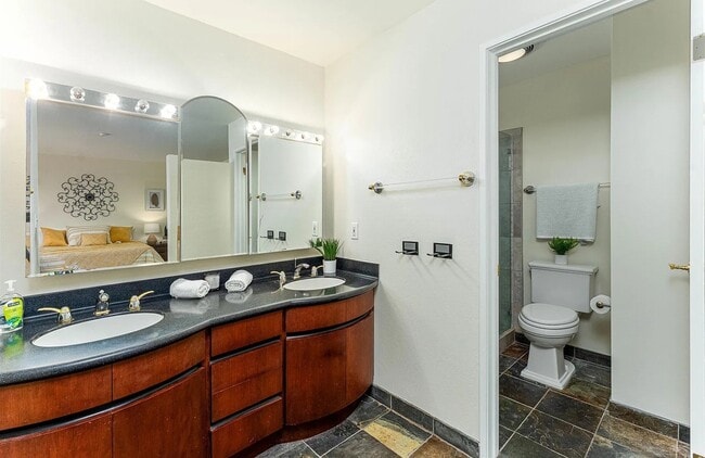 Building Photo - 7684 Surrey Ln