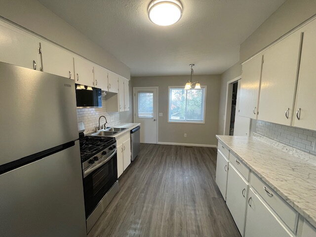 Building Photo - 14895 Dutchman Dr.