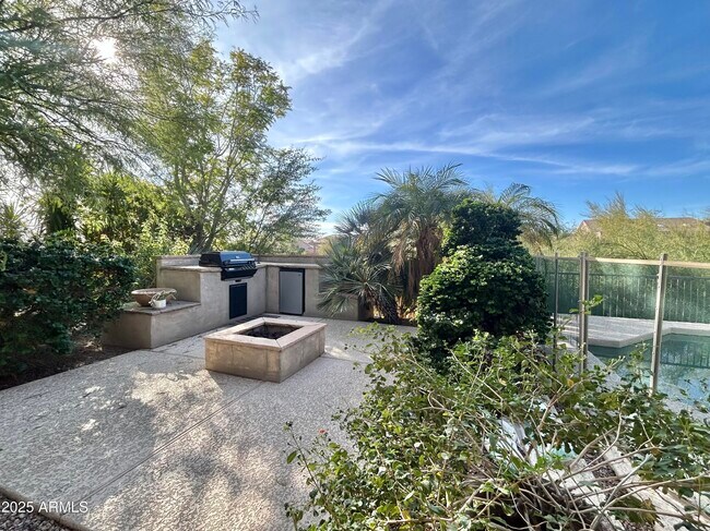 Building Photo - 10844 N 126th Way