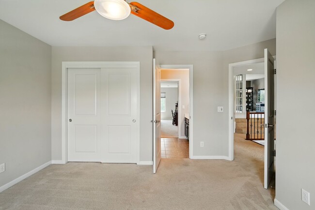 Building Photo - Five Bedroom House in Deerfield Township!