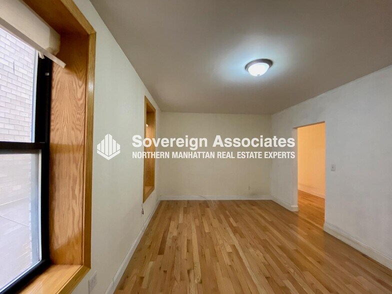 Building Photo - 609 W 196th St