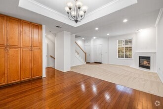 Building Photo - 3-Bedroom Townhome in Gated Bay Harbor – A...