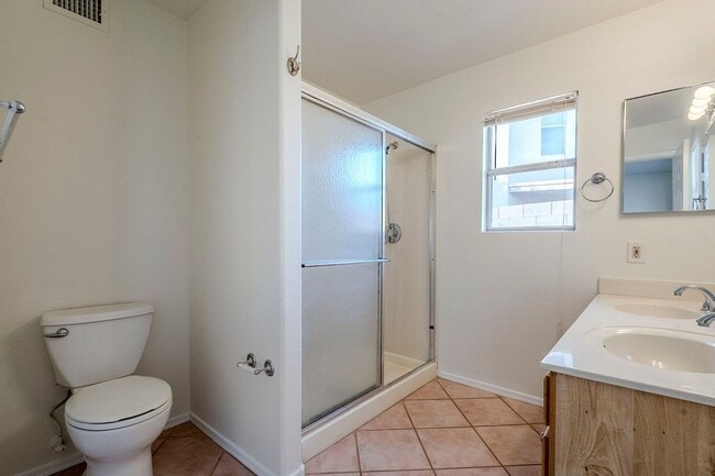 Building Photo - Beautifully Updated 4-Bedroom Home with Easy Access to Loop 101!