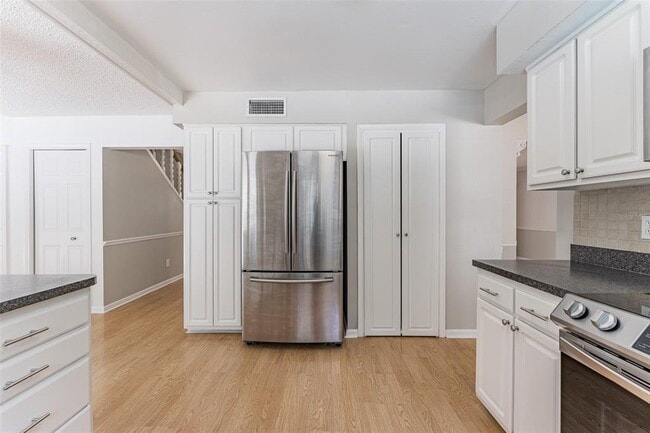 Building Photo - 16203 Fantasia Dr