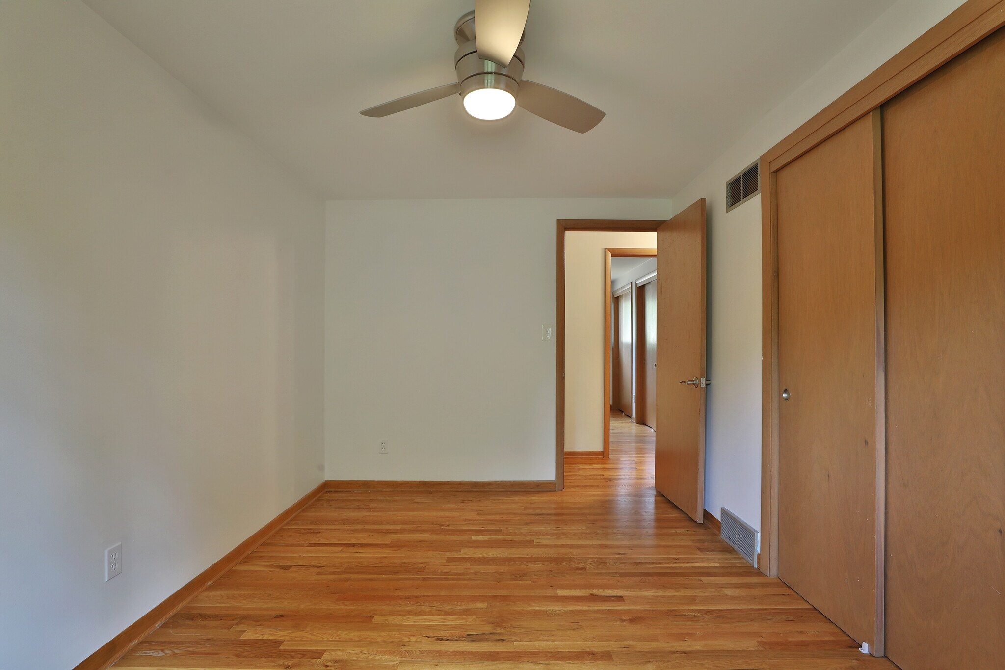 Building Photo - 270 Bryant Ave