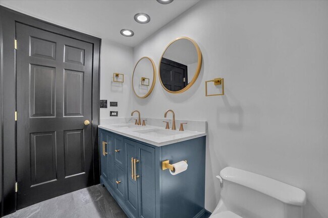 Building Photo - 4941 Montgomery Ave