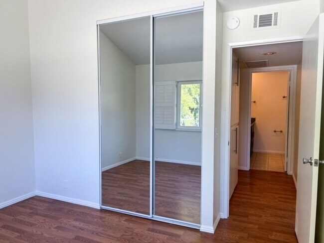 Building Photo - 3 Bedroom + 2.5 Bathroom Condo | Ralston Village Community | Ventura | Unfurnished