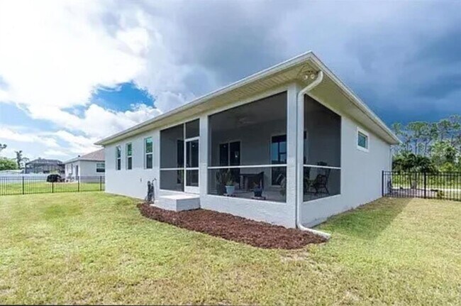 Building Photo - 14377 Overlook Ave