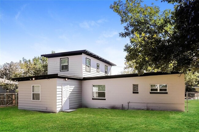 Building Photo - 5203 Montague Pl