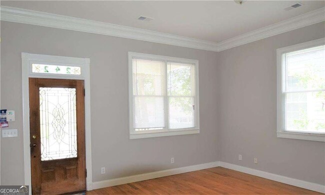 Building Photo - 242 Dodd Ave SW