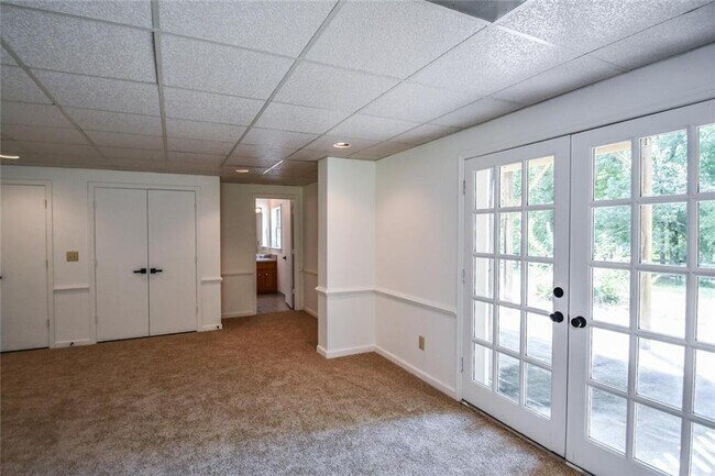 Building Photo - 17040 Birmingham Rd