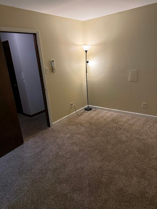 Building Photo - 800 Fahey Cir