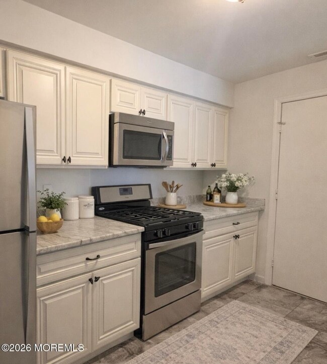 Building Photo - 103 Racquet Rd