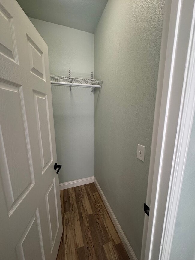 Building Photo - STUDIO AVAILABLE NOW - UTILITIES INCLUDED