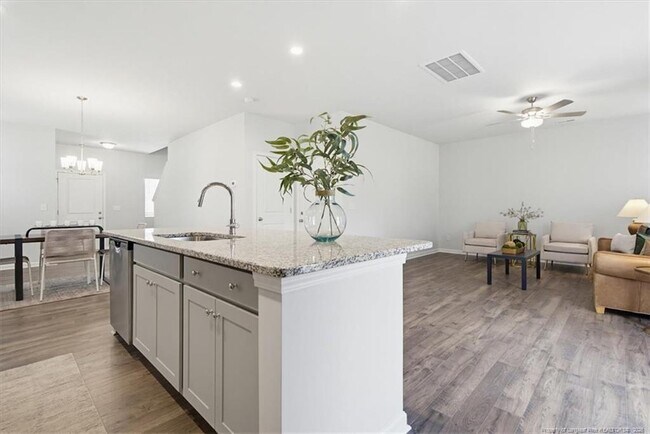 Building Photo - 594 Melbourne Dr