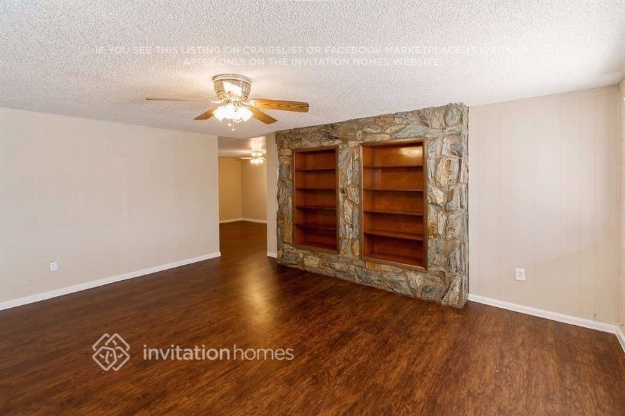 Building Photo - 7250 W Glenrosa Ave