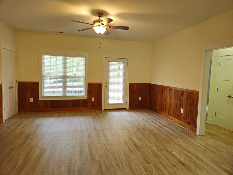 Building Photo - 112 Minnow Dr