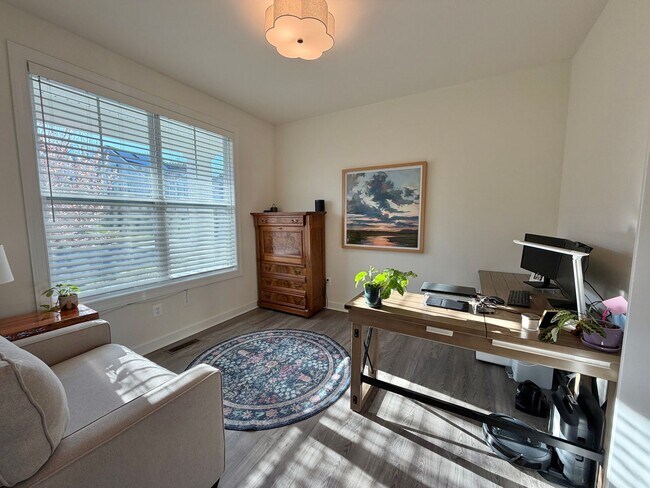 Building Photo - 1078 Delphi Ln