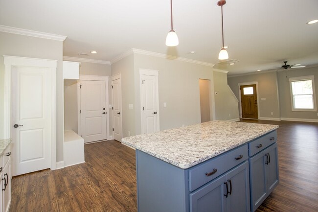 Building Photo - "Luxurious 3-Bed Townhouse with Granite Countertops on Juniper Lake Road!"