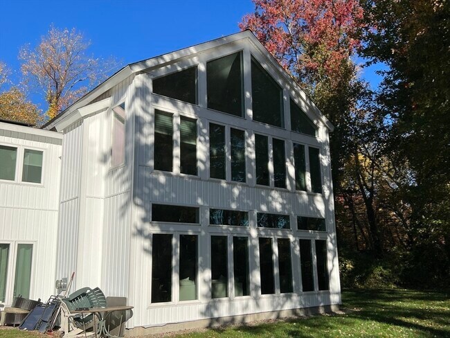 Building Photo - 25 Sturges Rd