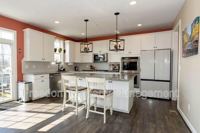 Building Photo - 2425 Morgans Point Dr