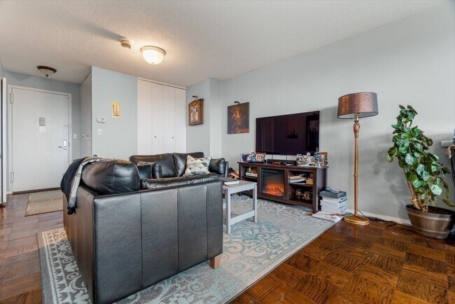 Building Photo - 151 Tremont St