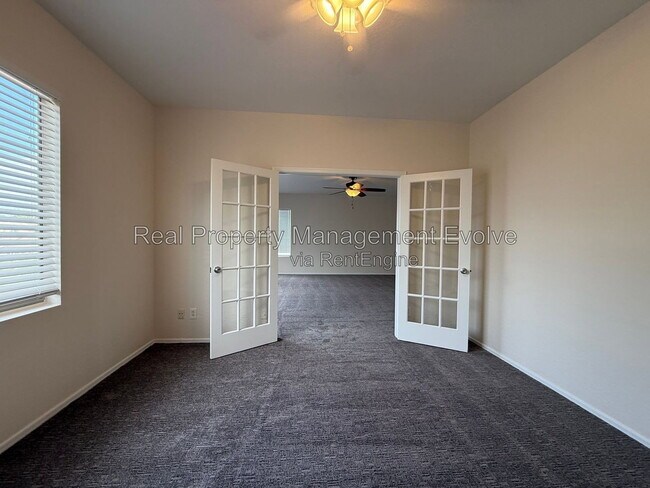 Building Photo - 1234 W Remington Dr