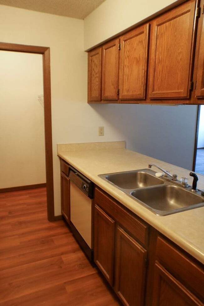 Building Photo - $1,195 | 2 Bedroom, 2 Bathroom Apartment |...