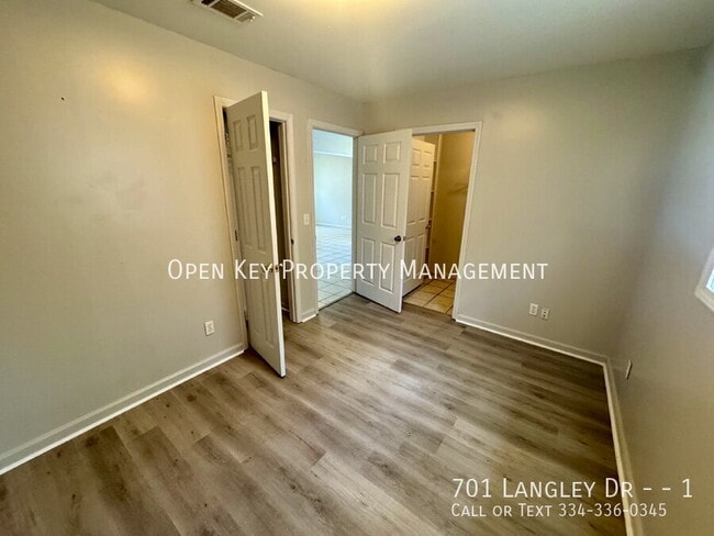 Building Photo - 701 Langley Dr