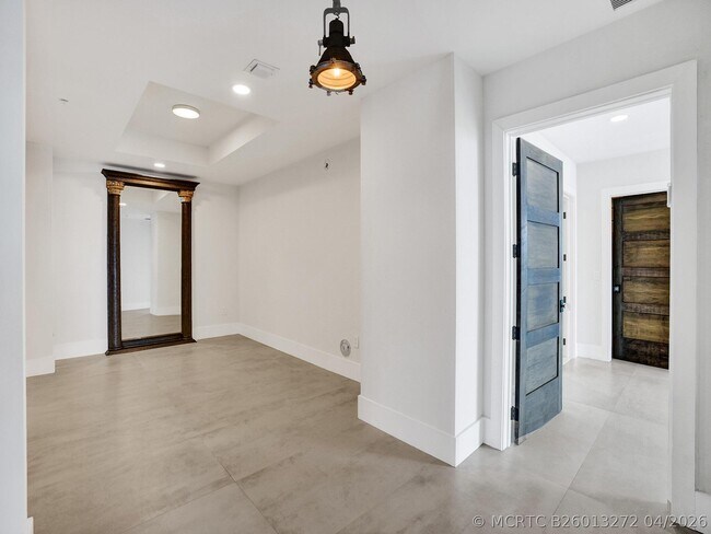 Building Photo - 17301 Biscayne Blvd
