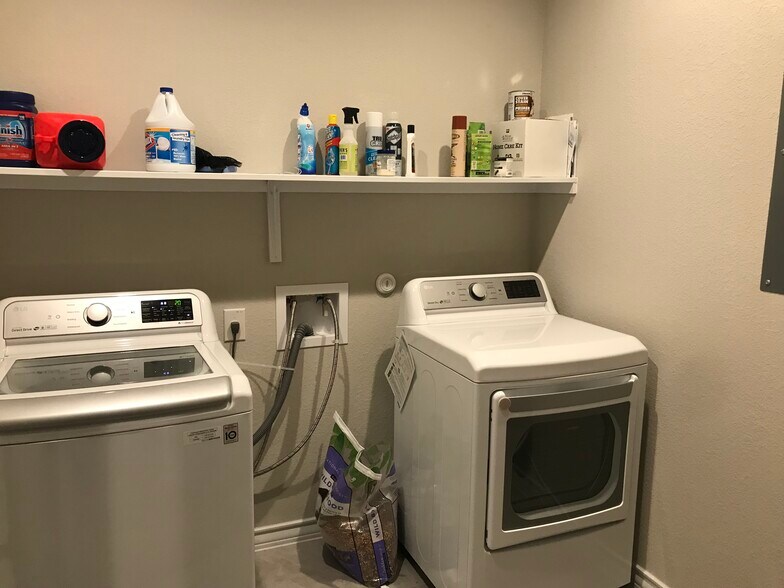 Washer/ Dryer Room - 1313 Eagle Ridge Trl