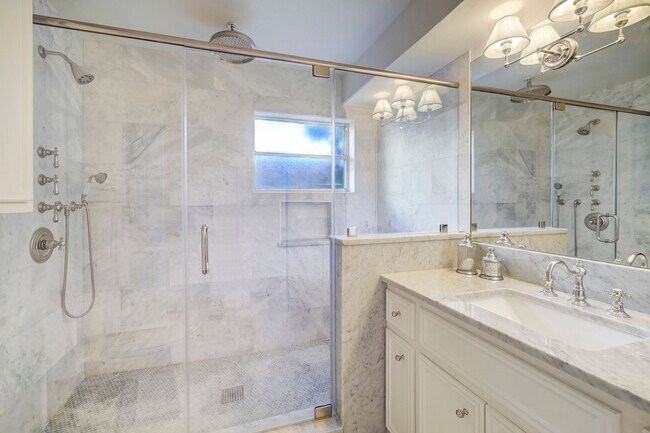 Building Photo - 6159 Doliver Dr