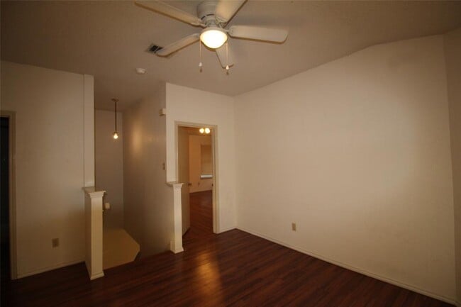 Building Photo - 8622 Piney Creek Bend